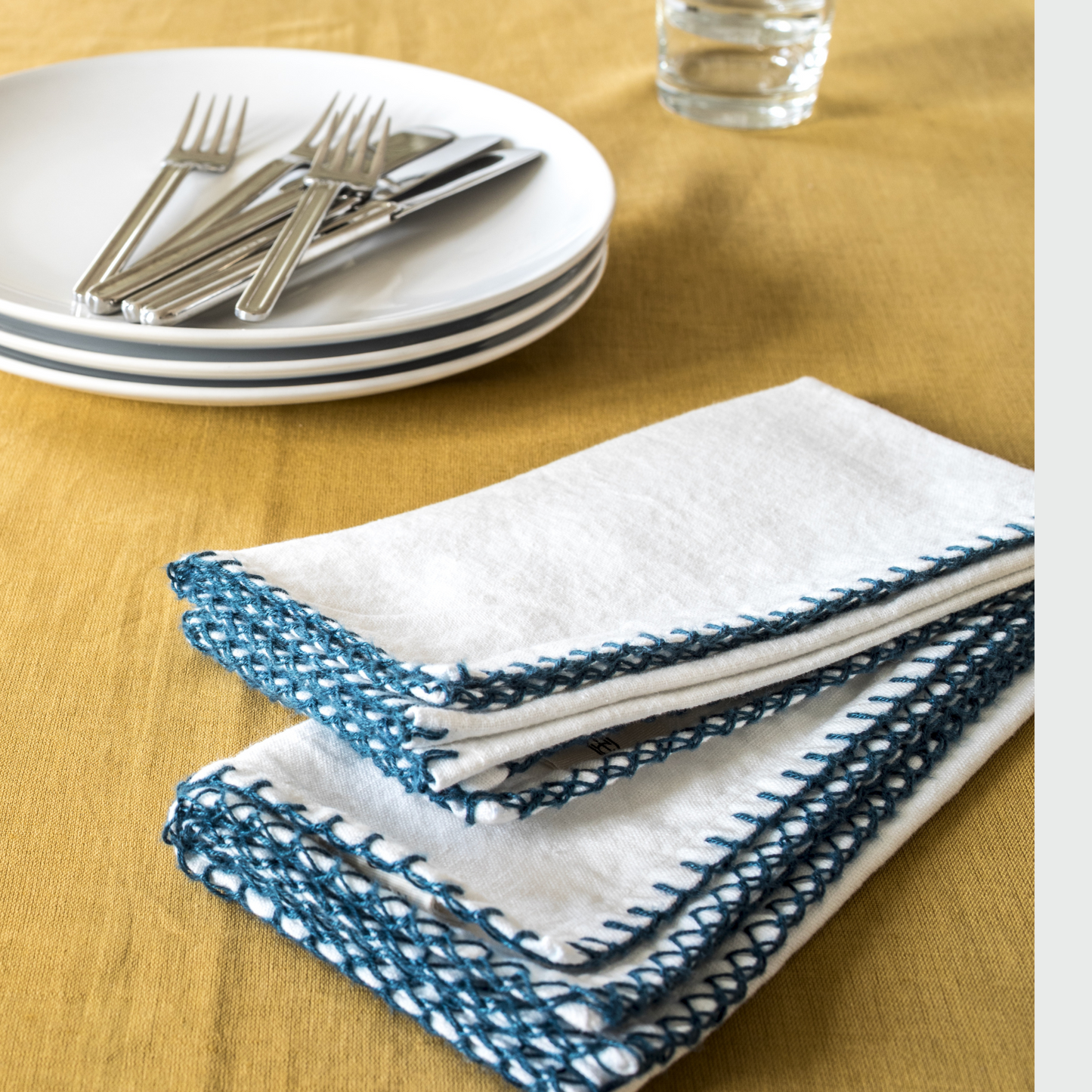 Solid Napkin with Blue Hem Stitch, Set of 4